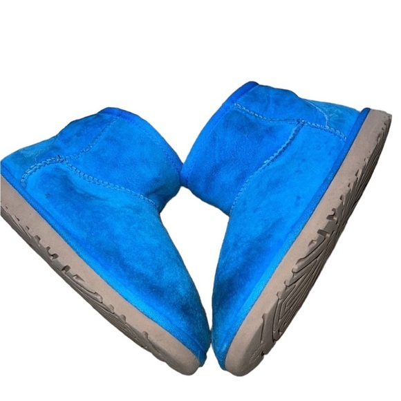 UGG Short Booties - Stunning & Radiant Color 💙🩵 - Picture 8 of 8